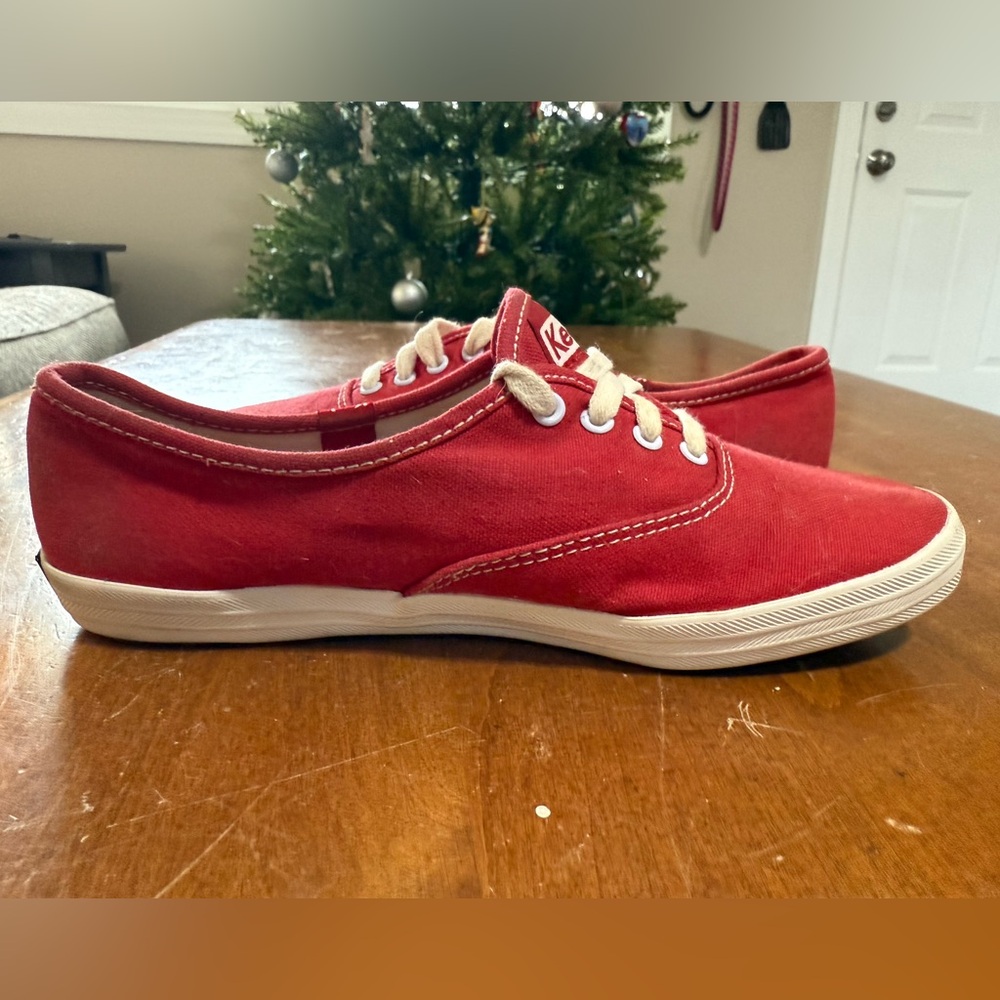 Women’s Keds Taylor Swift Red Edition - Picture 8 of 10